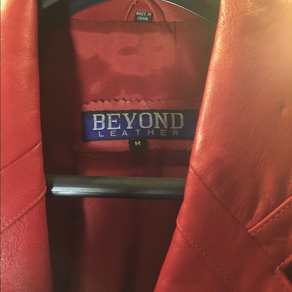 Vintage lipstick red Beyond Leather jacket - Picture 3 of 4